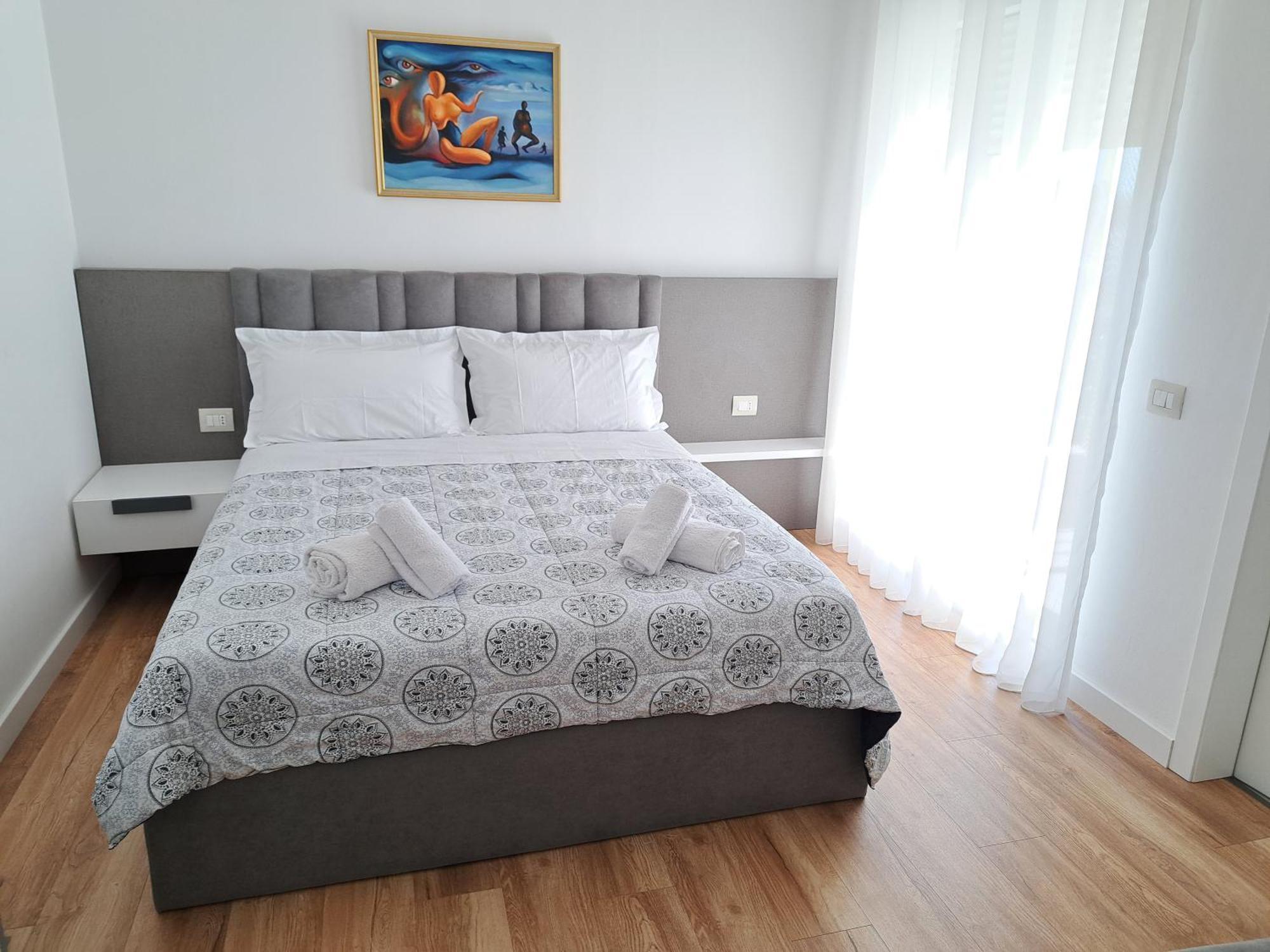 Pazari Luxury Central Apartment Tirana Bagian luar foto