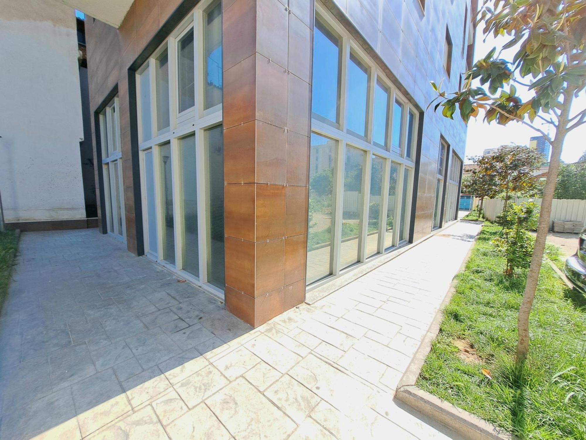 Pazari Luxury Central Apartment Tirana Bagian luar foto