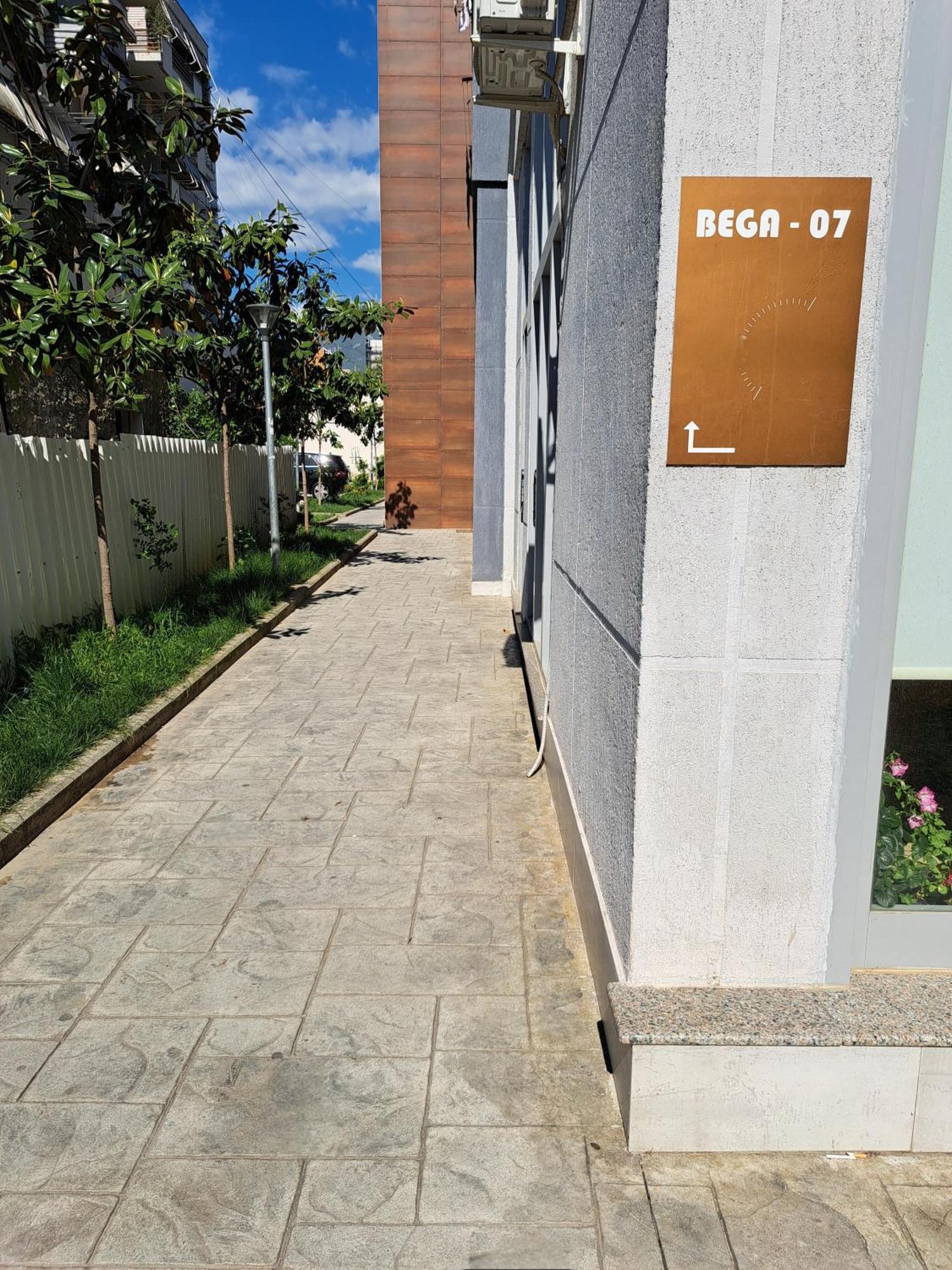 Pazari Luxury Central Apartment Tirana Bagian luar foto